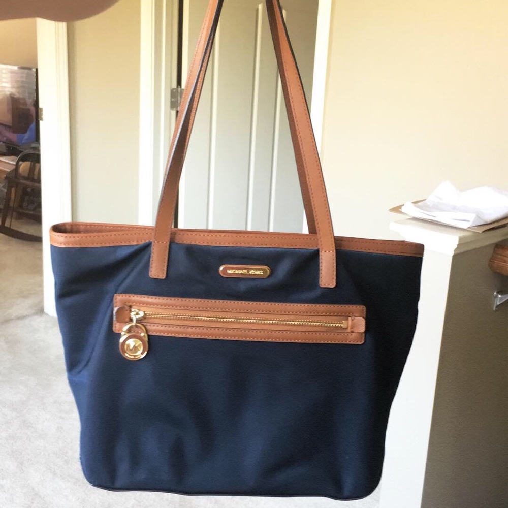 Michael kors purse!